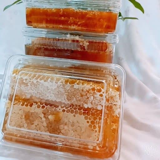 عسل موم دار 