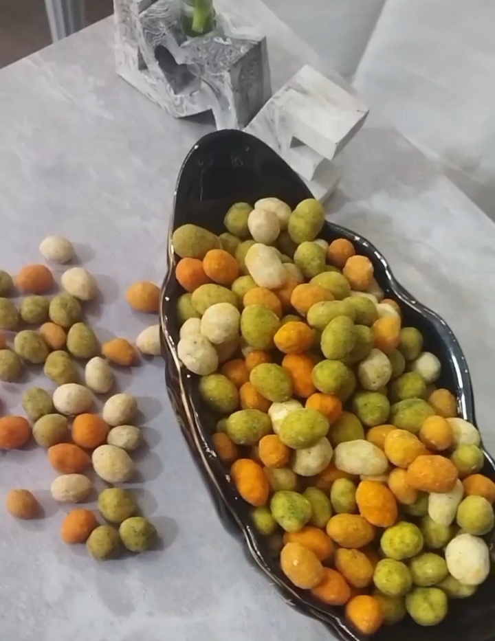بادام زمینی روکش دار